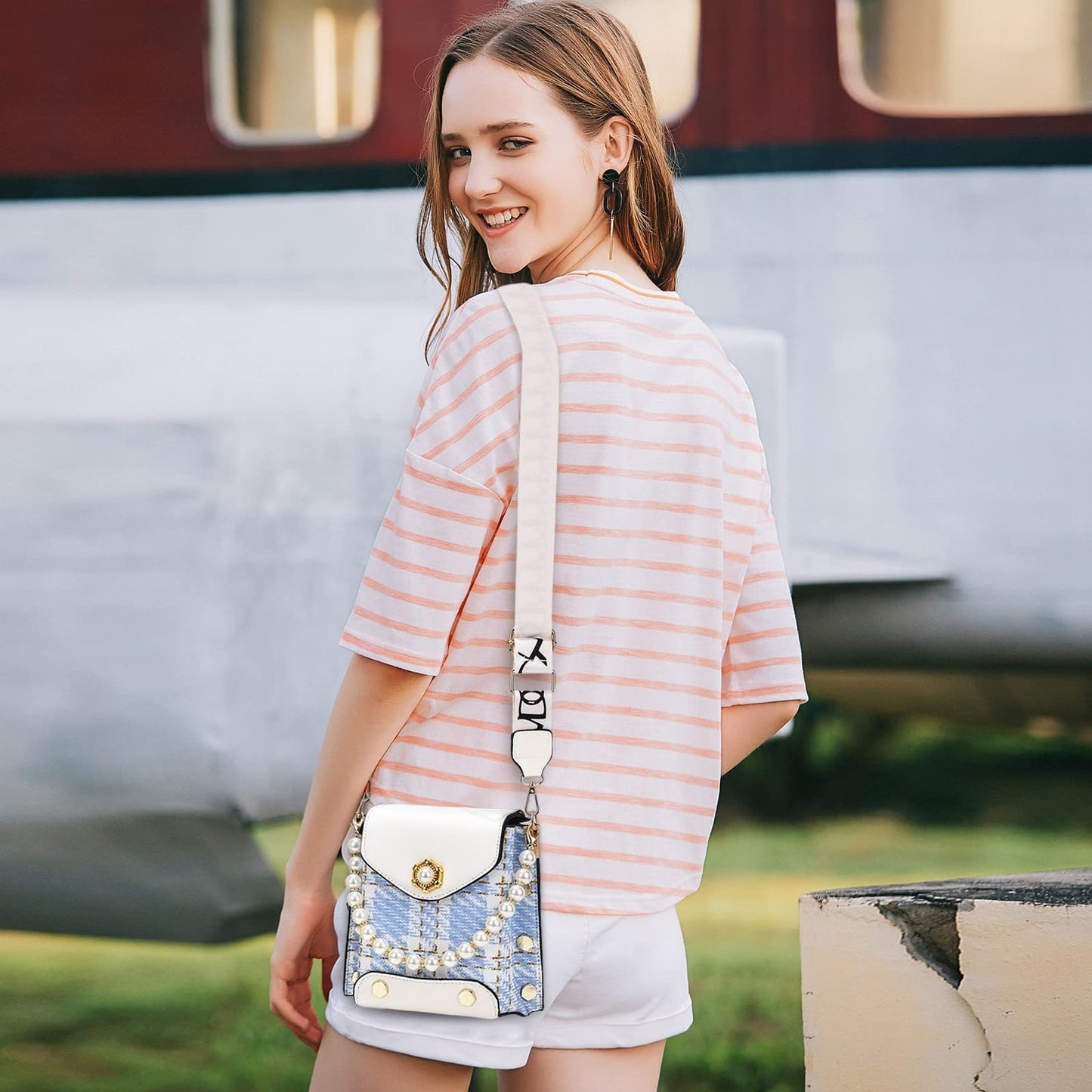 Pearl Lining Classic Shoulder Bag
