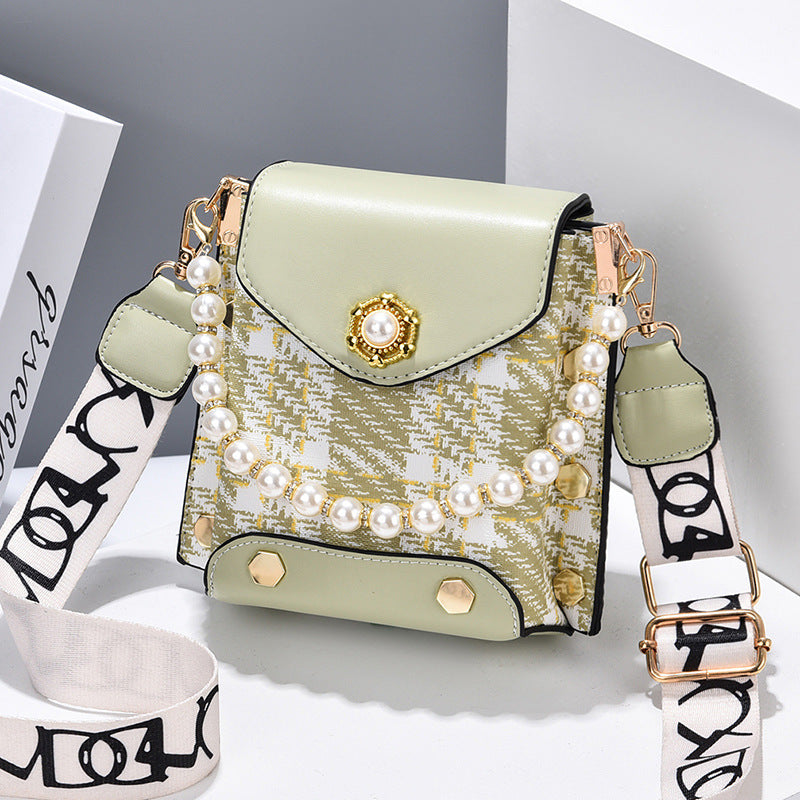 Pearl Lining Classic Shoulder Bag