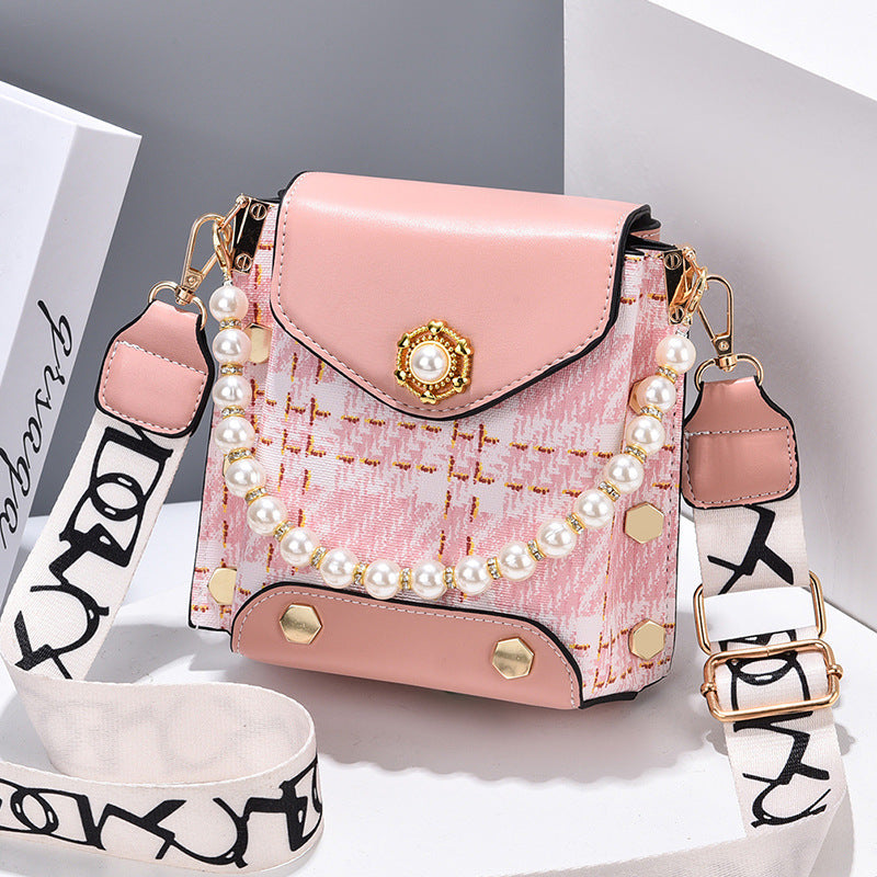 Pearl Lining Classic Shoulder Bag