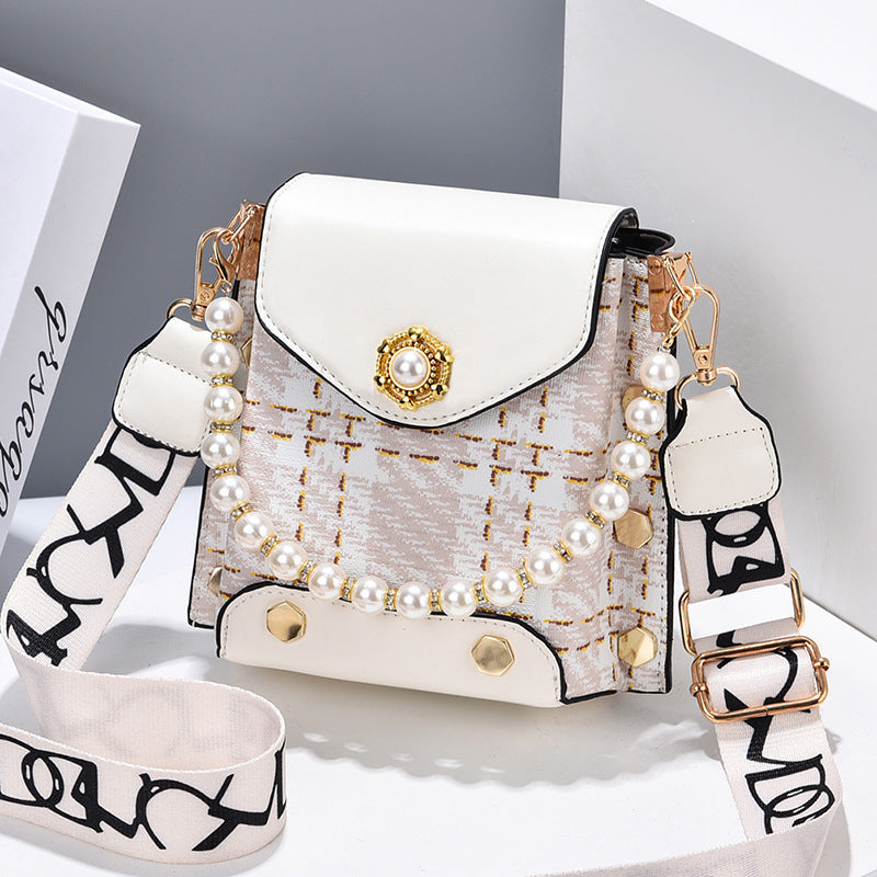 Pearl Lining Classic Shoulder Bag