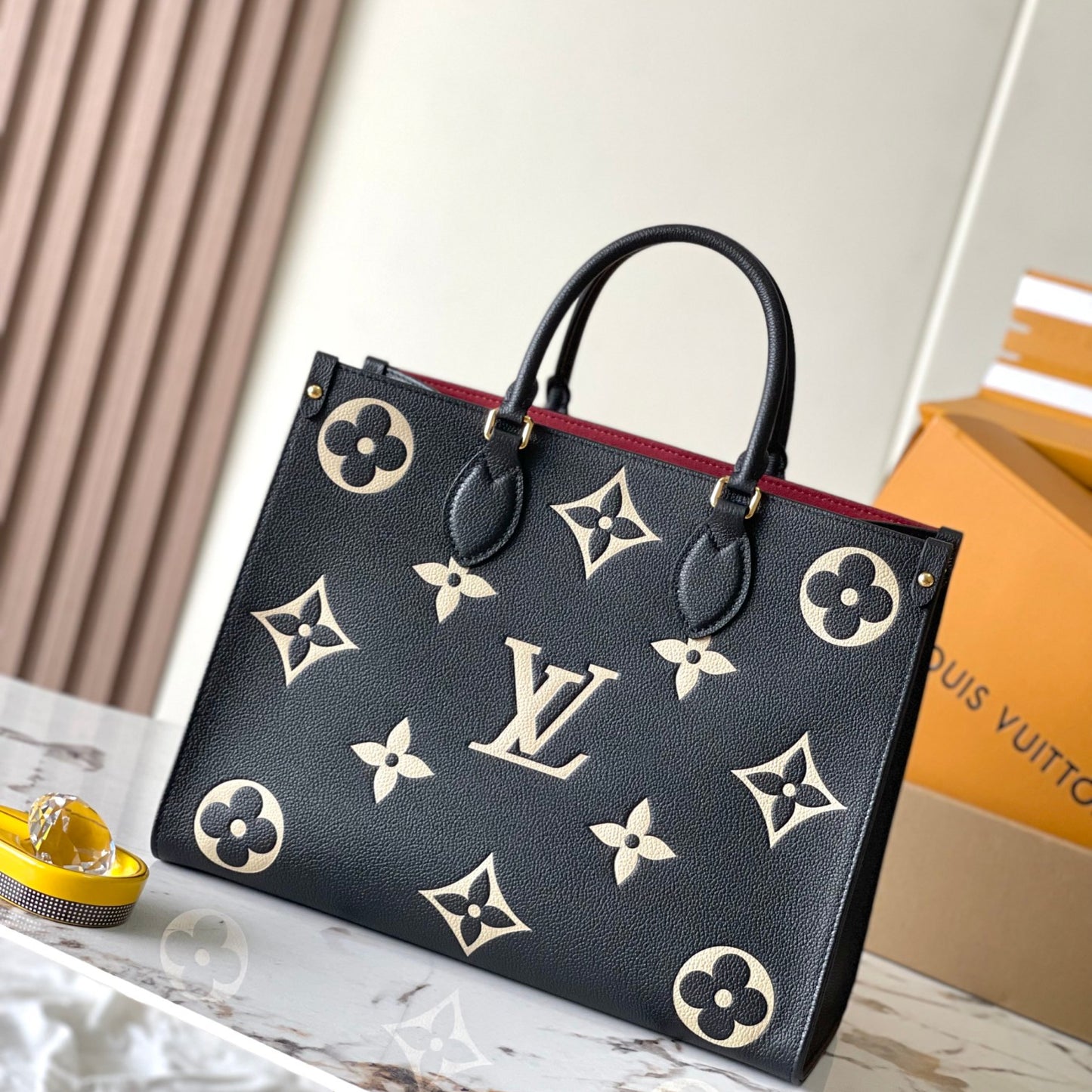 LV Monogram Canvas Onthego MM Vintage Long Strap - Bag